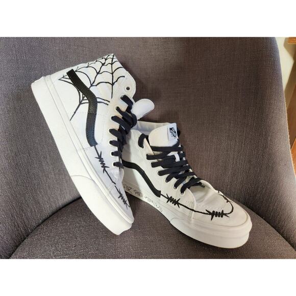 Hand Painted Custom Vans M6/W7.5 - Picture 5 of 12